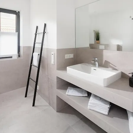 Kuesten Suite Nord - Direkte Wasserlage, Terrasse, 70Qm Greetsiel Exterior photo