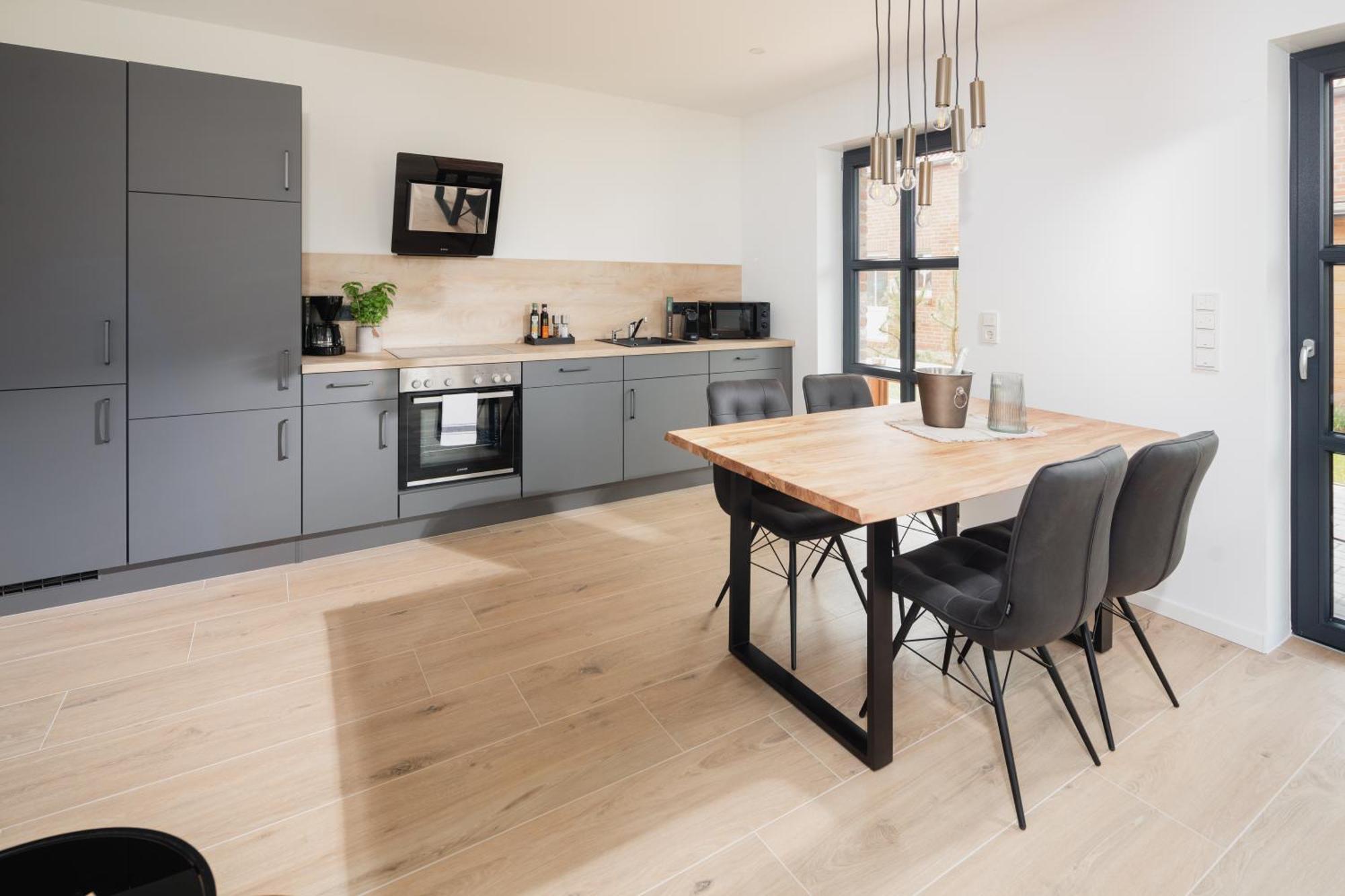 Apartment Kuesten Nord - Direkte Wasserlage, Terrasse, 70qm Greetsiel